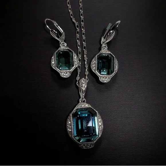 Touchstone Touch stone crystal earrings and necklace set - Picture 1 of 8